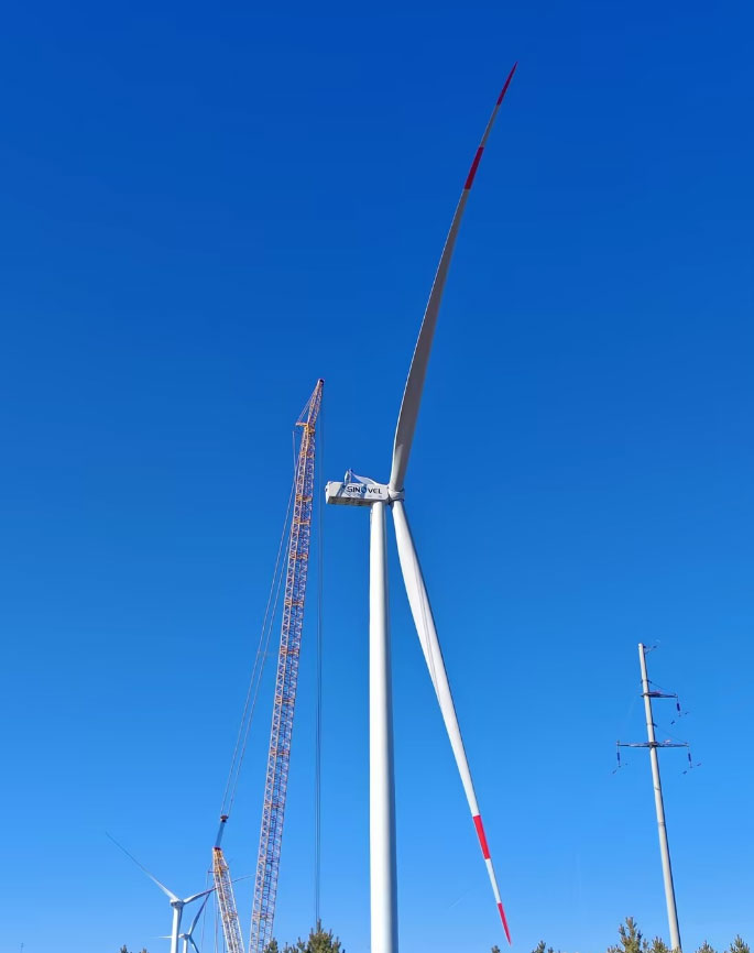 Another complete set of self-developed 10.x/230 onshore wind turbines has been lifted!